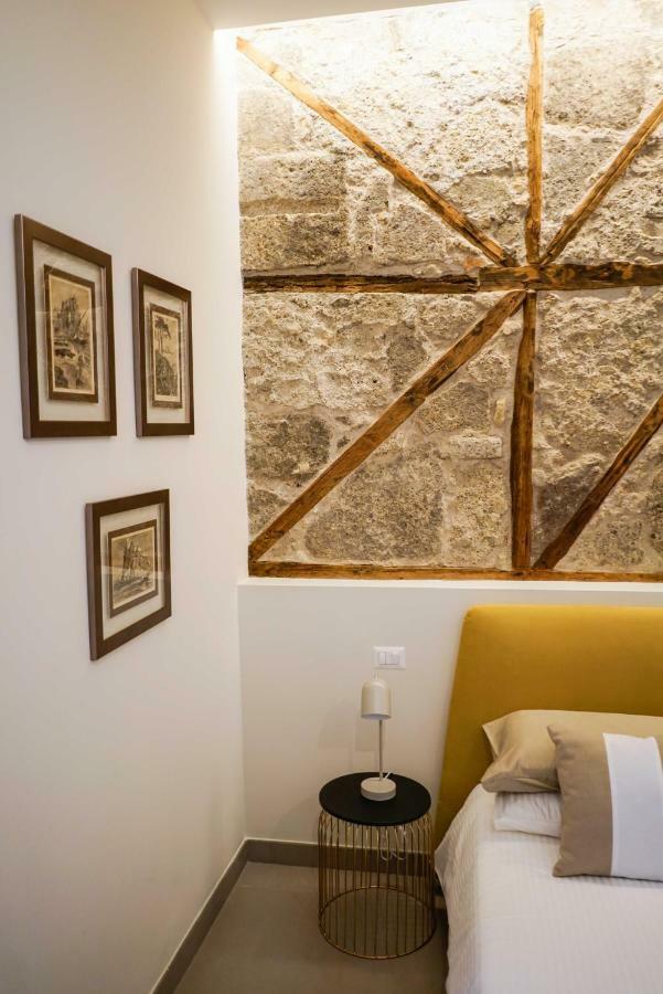 Palazzo Toledano Bed & Breakfast Наполи Екстериор снимка
